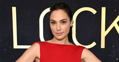 Gal Gadot Enjoys Tropical Getaway in Lilac Rope Bikini